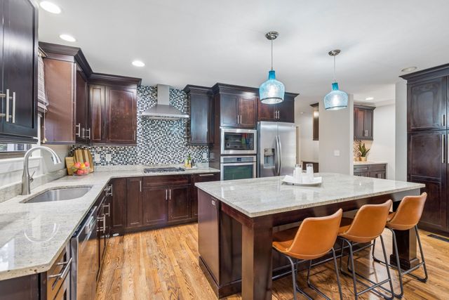 9021 Forest Lawn Dr, Brentwood, TN 37027