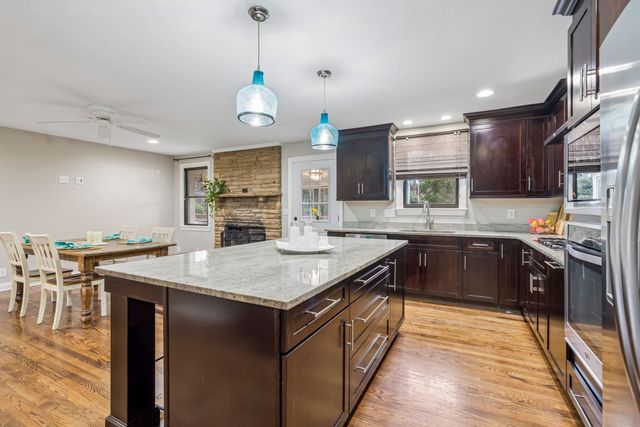 9021 Forest Lawn Dr, Brentwood, TN 37027