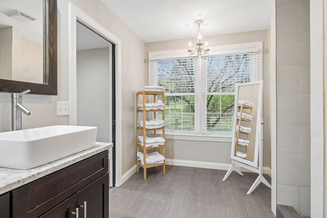 9021 Forest Lawn Dr, Brentwood, TN 37027