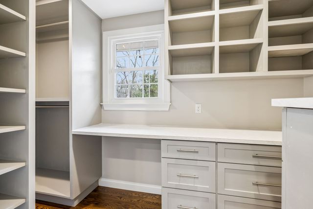 9021 Forest Lawn Dr, Brentwood, TN 37027