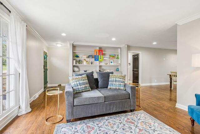 9021 Forest Lawn Dr, Brentwood, TN 37027