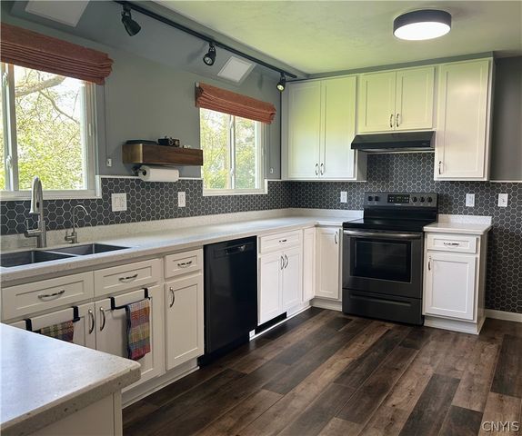 8 Parkwood Circle, Cortland, NY 13045