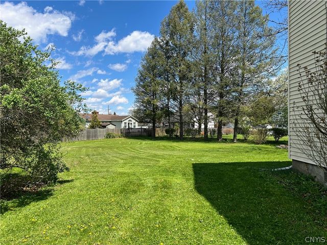 8 Parkwood Circle, Cortland, NY 13045