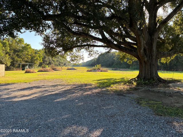 4444 Main Highway, Breaux Bridge, LA 70517