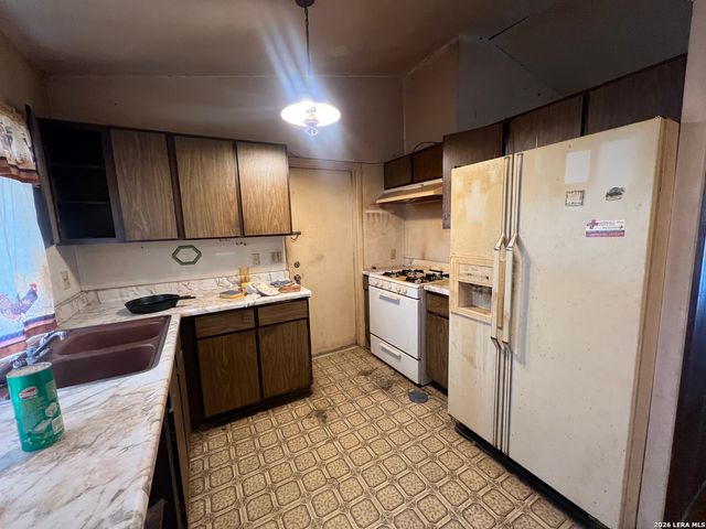 7438 Brook Valley, San Antonio, TX 78242