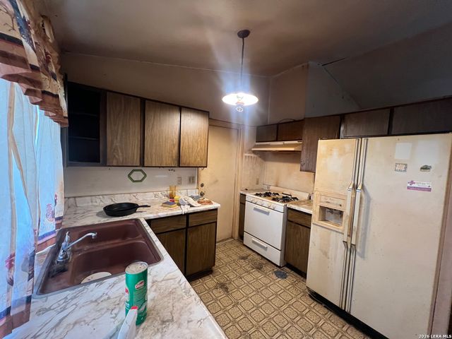 7438 Brook Valley, San Antonio, TX 78242