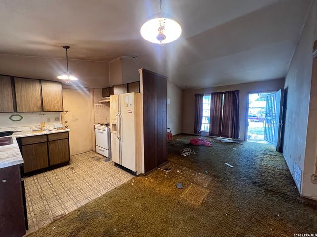 7438 Brook Valley, San Antonio, TX 78242