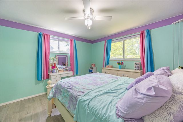 528 Macbeth Dr, Penn Hills, PA 15235