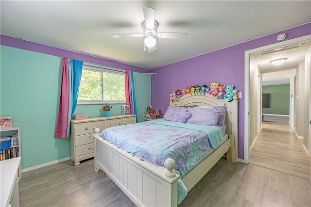 528 Macbeth Dr, Penn Hills, PA 15235