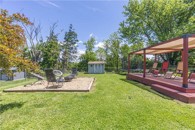 528 Macbeth Dr, Penn Hills, PA 15235