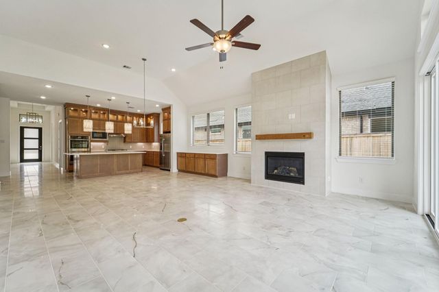 25926 N Outrider Banks, Montgomery, TX 77316