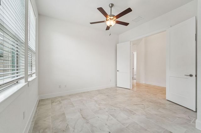 25926 N Outrider Banks, Montgomery, TX 77316