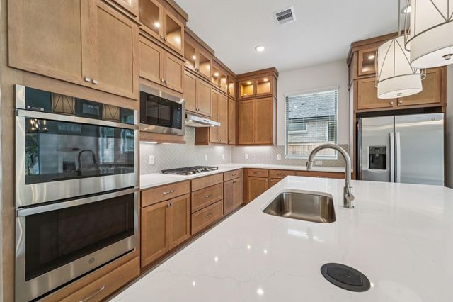 25926 N Outrider Banks, Montgomery, TX 77316