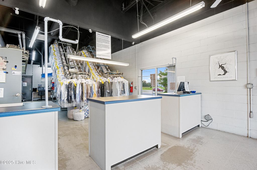 Image 26 of property listing at 4314 Henderson Drive, Jacksonville, NC 28546