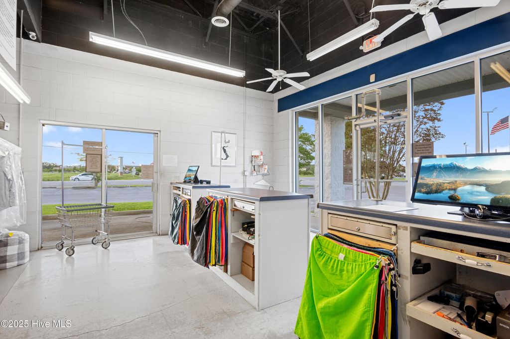 Image 27 of property listing at 4314 Henderson Drive, Jacksonville, NC 28546