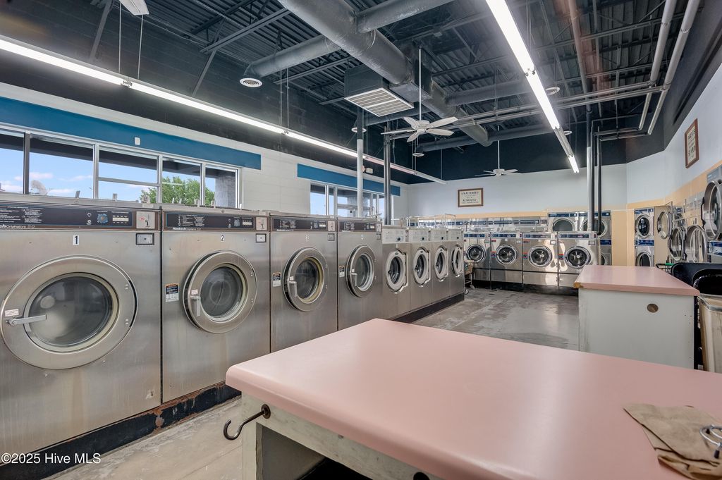 Image 34 of property listing at 4314 Henderson Drive, Jacksonville, NC 28546