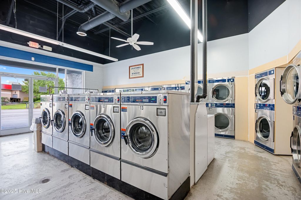 Image 39 of property listing at 4314 Henderson Drive, Jacksonville, NC 28546