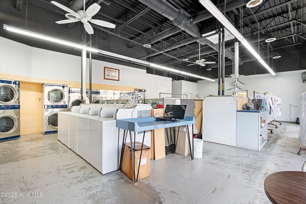 Image 42 of property listing at 4314 Henderson Drive, Jacksonville, NC 28546