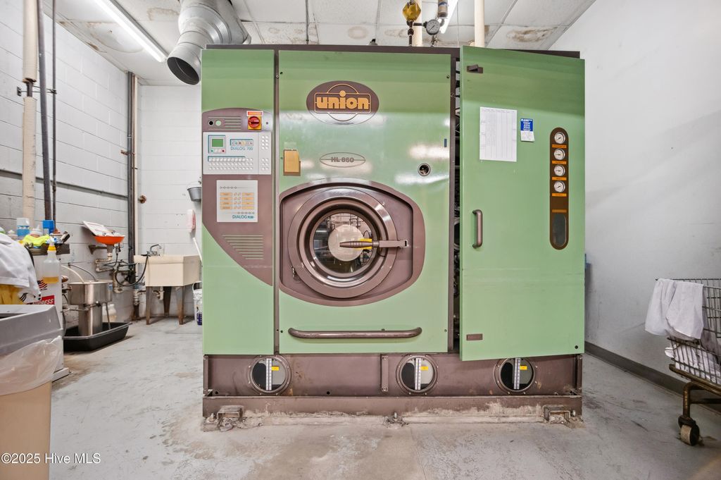 Image 58 of property listing at 4314 Henderson Drive, Jacksonville, NC 28546