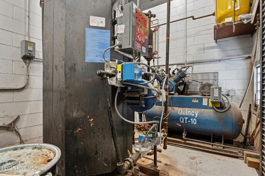 Image 66 of property listing at 4314 Henderson Drive, Jacksonville, NC 28546