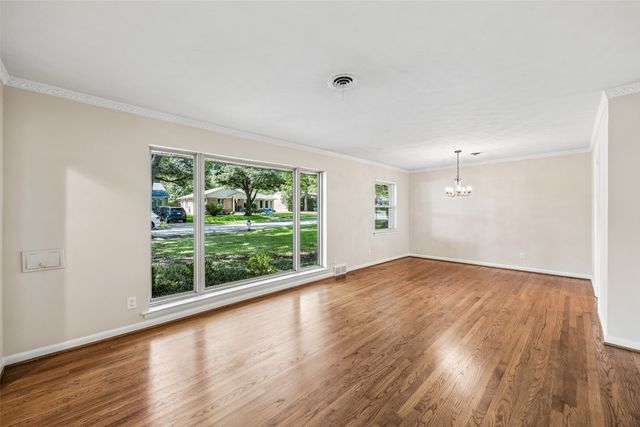 6147 Woodcrest Lane, Dallas, TX 75214