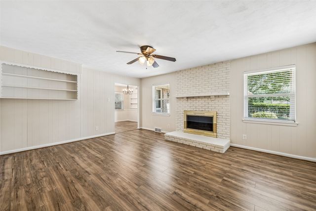 6147 Woodcrest Lane, Dallas, TX 75214