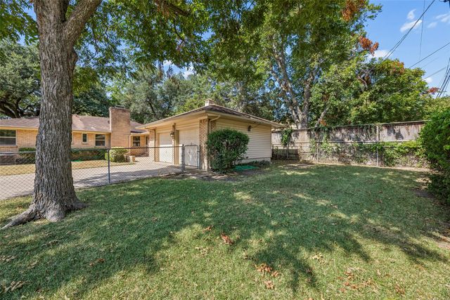 6147 Woodcrest Lane, Dallas, TX 75214