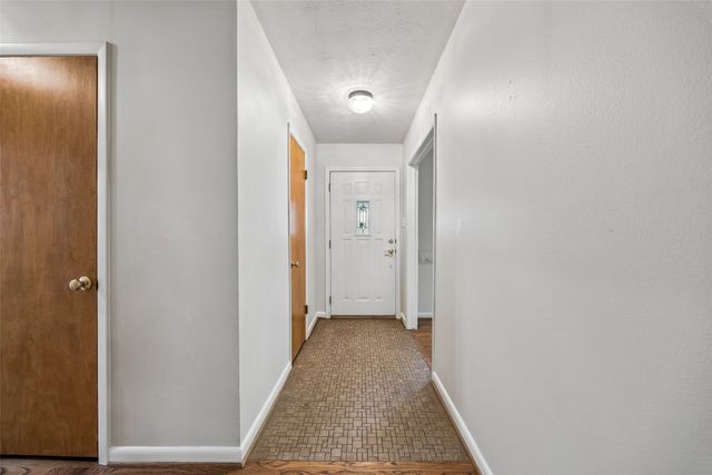6147 Woodcrest Lane, Dallas, TX 75214