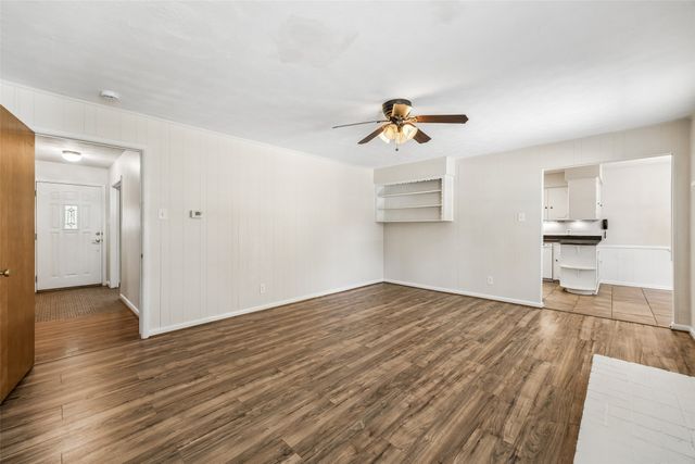 6147 Woodcrest Lane, Dallas, TX 75214