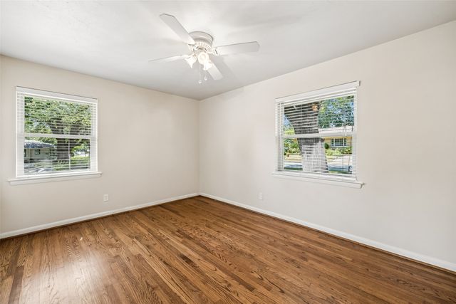 6147 Woodcrest Lane, Dallas, TX 75214