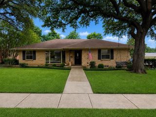 6147 Woodcrest Lane, Dallas, TX 75214