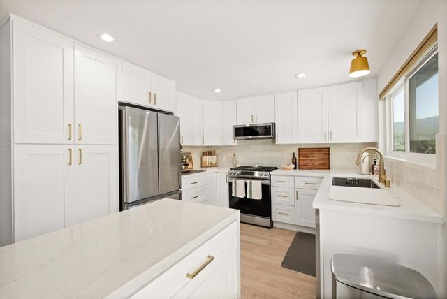 9081 Inverness, Santee, CA 92071