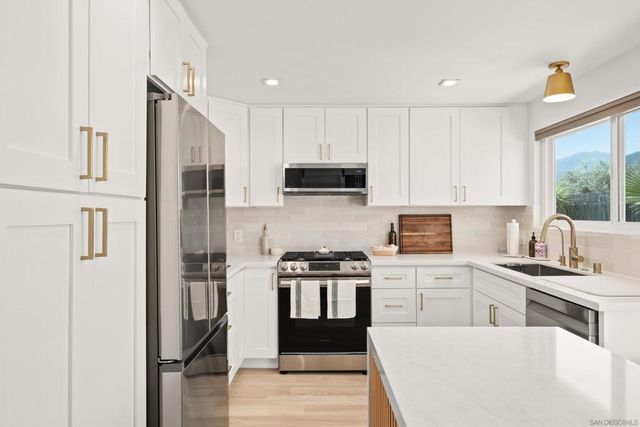 9081 Inverness, Santee, CA 92071