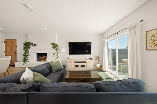 9081 Inverness, Santee, CA 92071