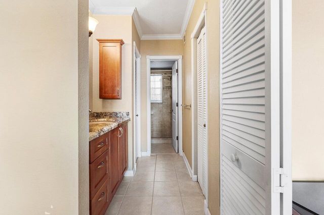 2201 SE 9th Street 107, Pompano Beach, FL 33062