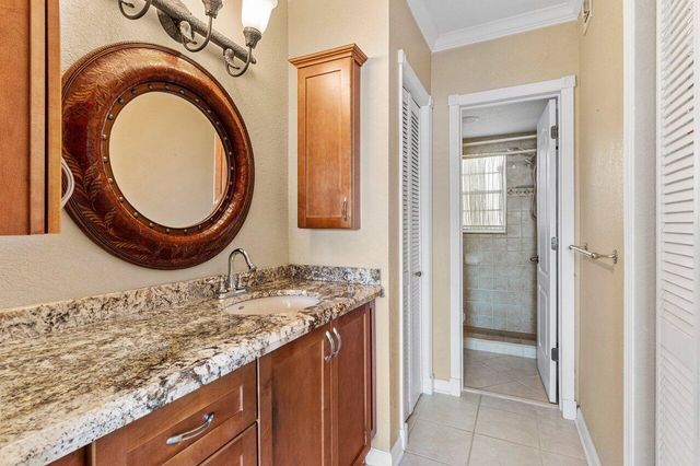 2201 SE 9th Street 107, Pompano Beach, FL 33062