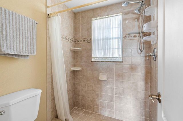 2201 SE 9th Street 107, Pompano Beach, FL 33062