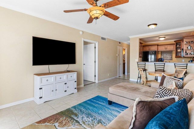 2201 SE 9th Street 107, Pompano Beach, FL 33062