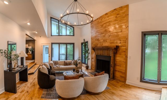 3704 Homeland Dr, Nashville, TN 37218