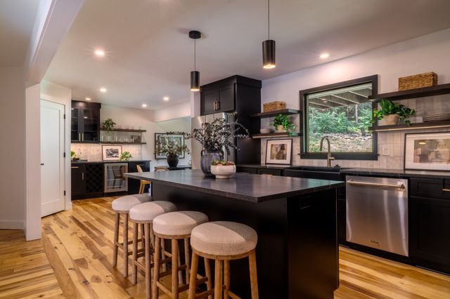 3704 Homeland Dr, Nashville, TN 37218