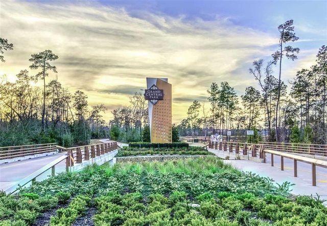 518 Bedias Creek Drive, Conroe, TX 77304