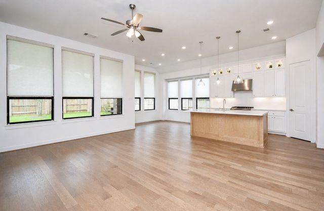 518 Bedias Creek Drive, Conroe, TX 77304