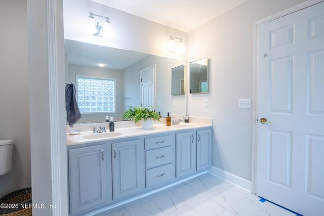 10272 MANORVILLE Drive, Jacksonville, FL 32221