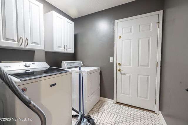 10272 MANORVILLE Drive, Jacksonville, FL 32221