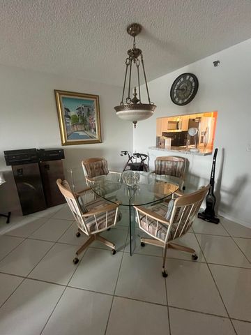 7310 Ashford Place 401, Delray Beach, FL 33446