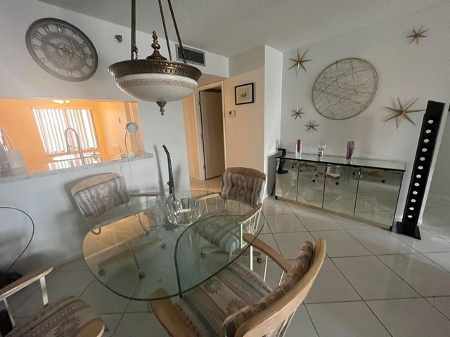 7310 Ashford Place 401, Delray Beach, FL 33446