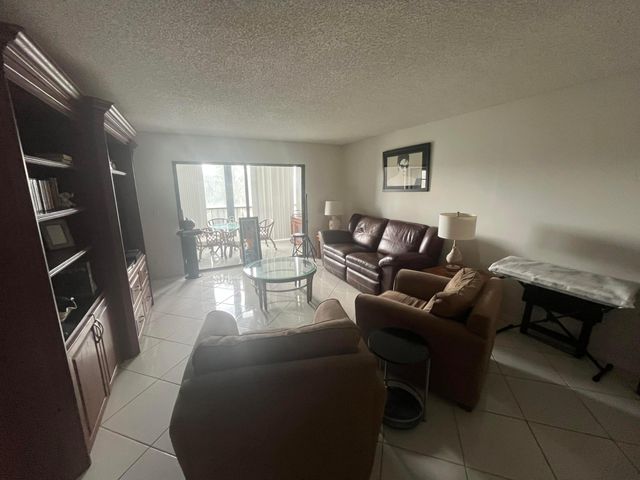 7310 Ashford Place 401, Delray Beach, FL 33446