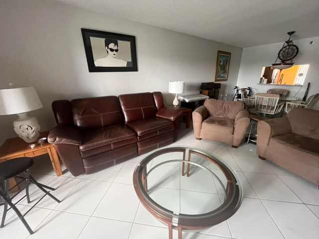 7310 Ashford Place 401, Delray Beach, FL 33446