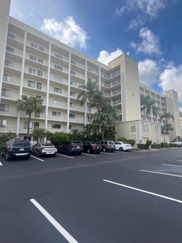 7310 Ashford Place 401, Delray Beach, FL 33446