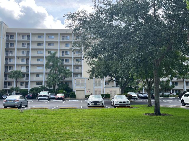 7310 Ashford Place 401, Delray Beach, FL 33446